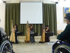 Bruna, Patrizia Borromeo e Patrizia presso la rsa Bellani di Monza