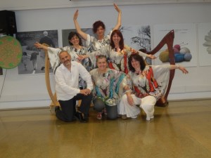 Ensemble di arpe celtiche e voci