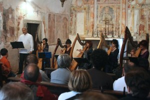 Patrizia Borromeo e Il Cerchio delle Fate a Roncola foto di Mario Brembilla (BG)