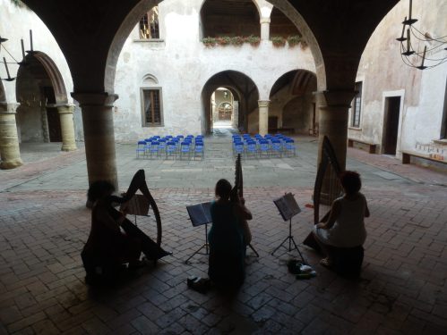 In attesa del pubblico